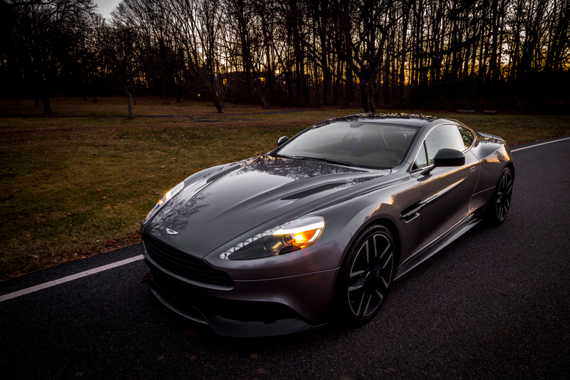 Illustration for article titled Here's How To Take Awesome Pictures Of Your Car At Night